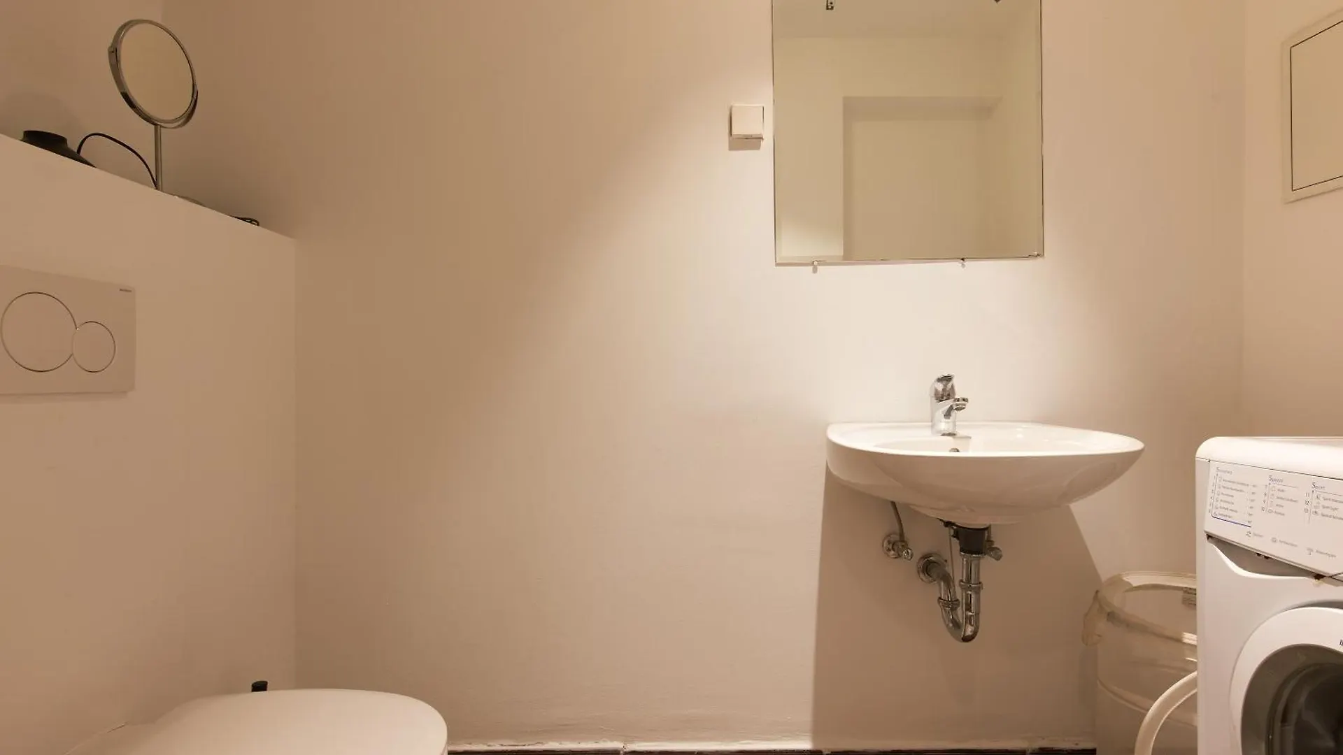 Spacious Apartment Near Schoenbrunn Castle Vienna