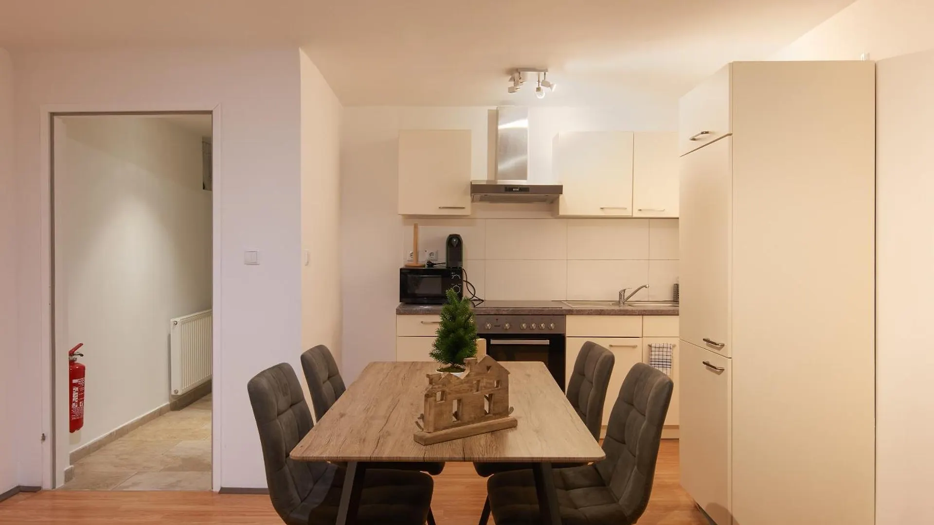 Spacious Apartment Near Schoenbrunn Castle Vienna Austria