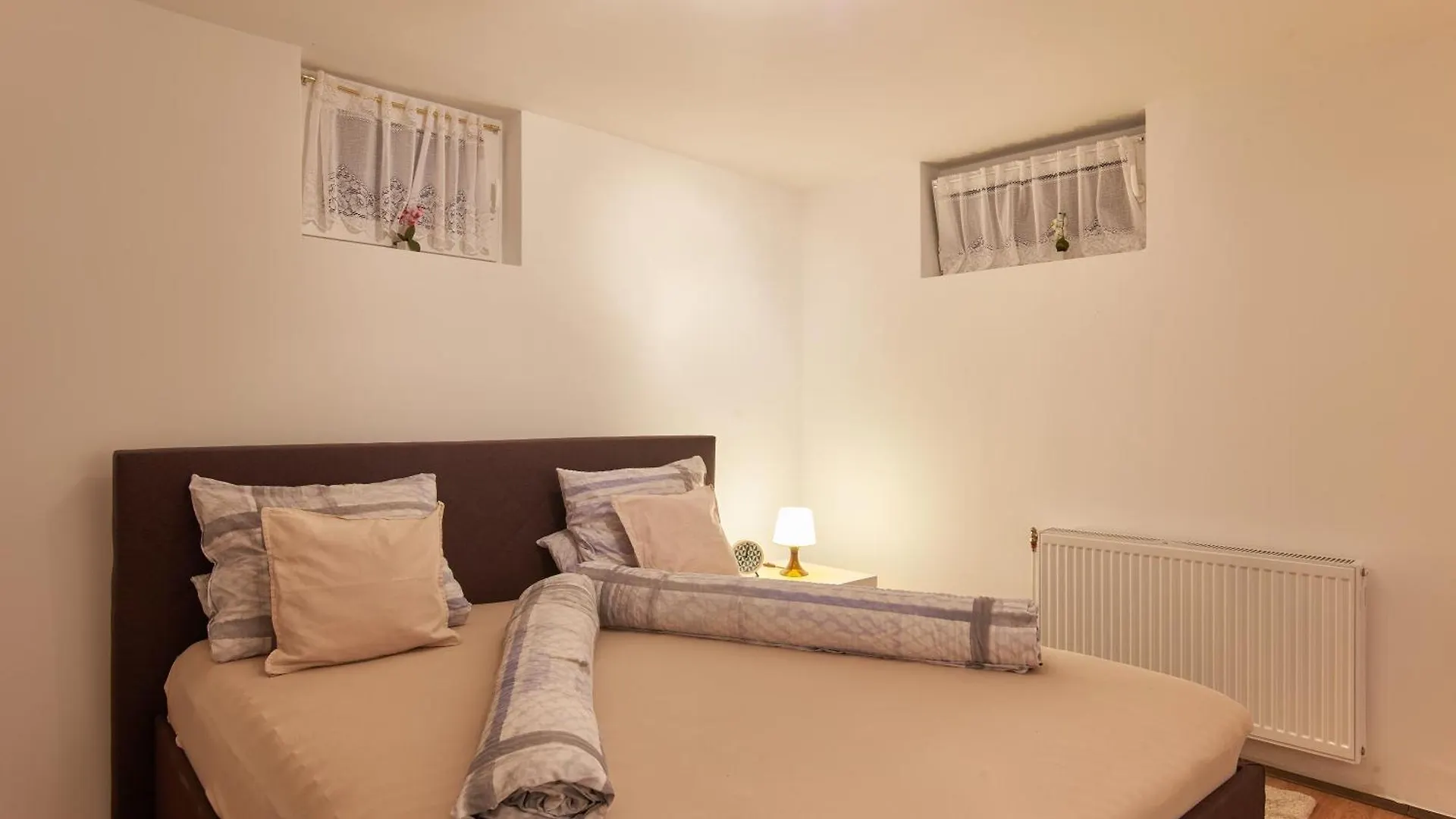 Spacious Apartment Near Schoenbrunn Castle Vienna